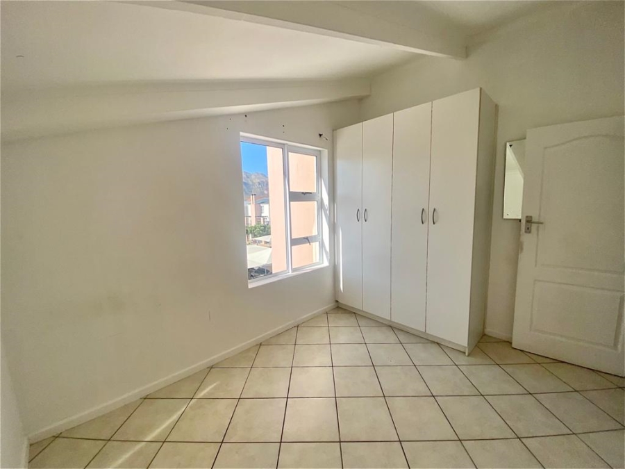 To Let 2 Bedroom Property for Rent in Gordons Bay Central Western Cape